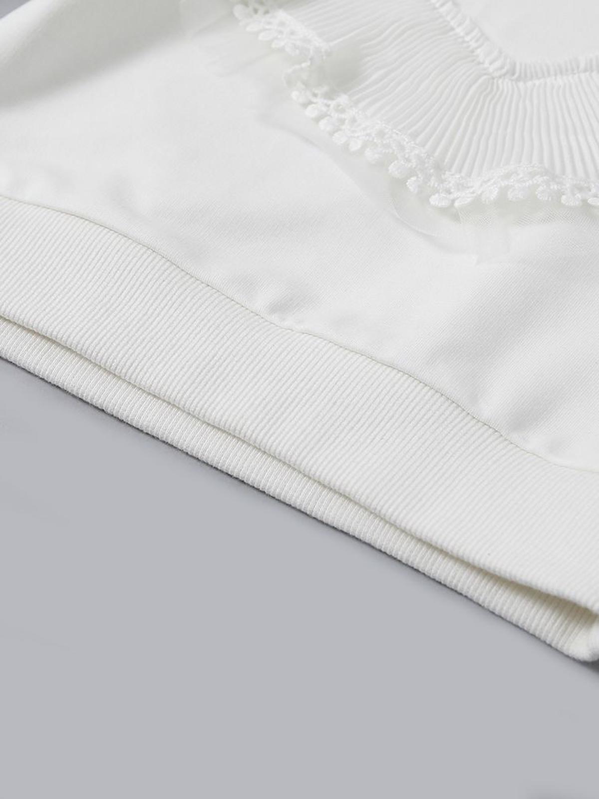 Poza produs Bluza alba cu volanas aplicat, 4 ani